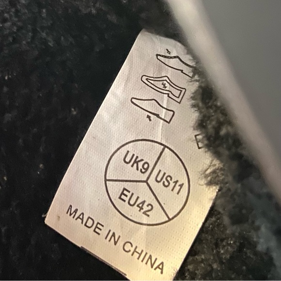 POLAR -Women Black Fur Lined Side Zippered Quilted Snow Boots- EUC size 11 - Picture 5 of 5